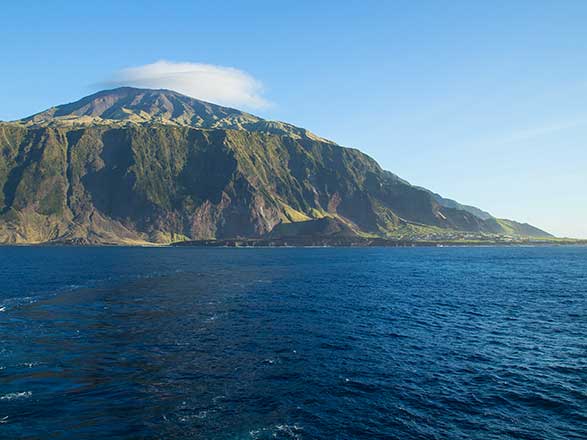 Escale Ile Saint Helene (Tristan Da Cunha)