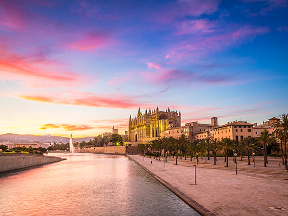 https://static.abcroisiere.com/images/fr/escales/escale,palma de majorque-palma de majorque_zoom,ES,PMI,528631.jpg