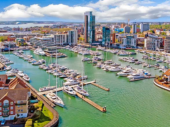 https://static.abcroisiere.com/images/fr/escales/escale,southampton-southampton_zoom,GB,SOU,538559.jpg