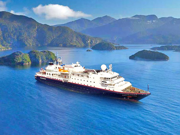 https://static.abcroisiere.com/images/fr/navires/navire,la-belle-des-oceans_max,1408,68375.jpg