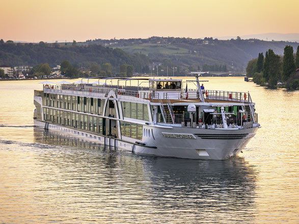 https://static.abcroisiere.com/images/fr/navires/navire,ms-amadeus-provence_max,1456,517105.jpg