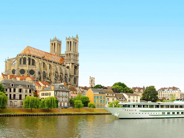 https://static.abcroisiere.com/images/fr/navires/navire,ms-renoir-(ou-similaire)_max,1288,33299.jpg