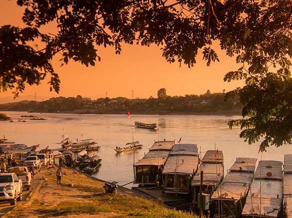 Escale Laos (Huay Xai, passage de la frontière) 