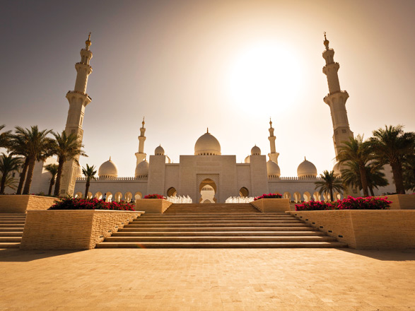 https://static.service-voyages.com/mobile/croisiere/images/fr/escales/escale,abu dhabi-abu dhabi_zoom,AE,AUH,37905.jpg