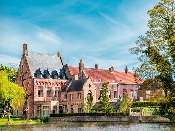 https://static.service-voyages.com/mobile/croisiere/images/fr/escales/escale,bruges-bruges_zoom,BE,BGS,35346.jpg