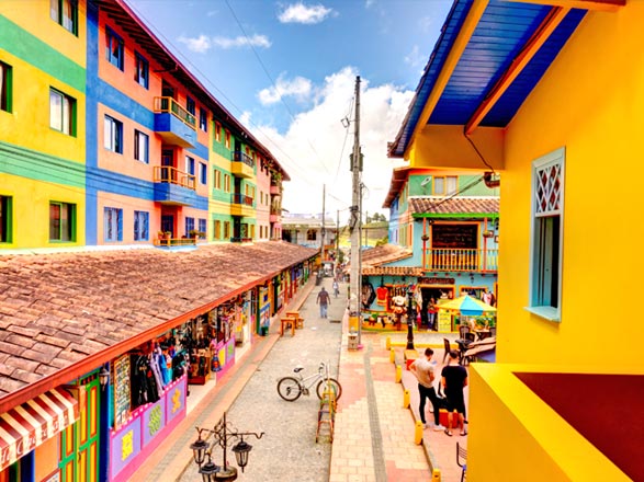 https://static.service-voyages.com/mobile/croisiere/images/fr/escales/escale,carthagène des indes-carthagène des indes_zoom,CO,CTG,514590.jpg