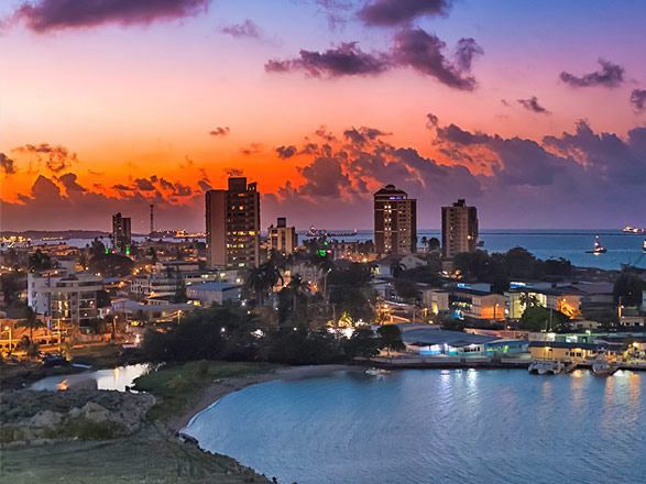 https://static.service-voyages.com/mobile/croisiere/images/fr/escales/escale,colon-colon_zoom,PA,ONX,517681.jpg