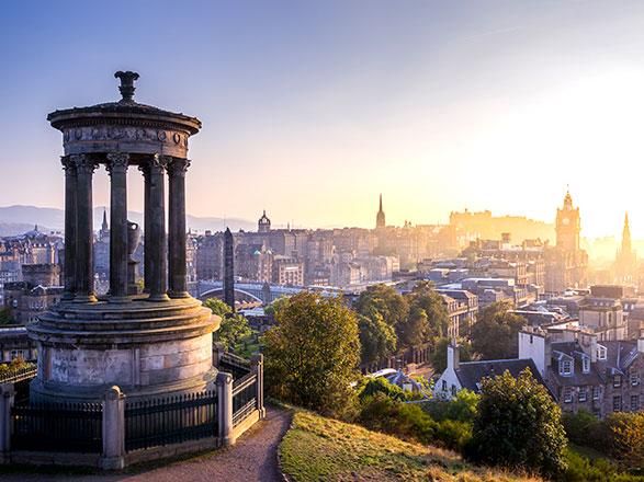 https://static.service-voyages.com/mobile/croisiere/images/fr/escales/escale,edimbourg-edimbourg_zoom,GB,EDI,36266.jpg