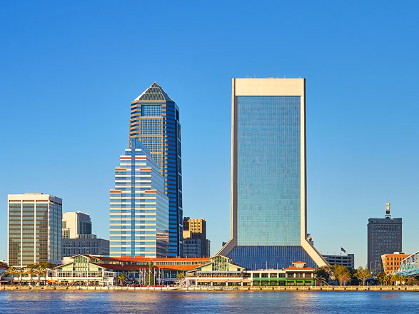 https://static.service-voyages.com/mobile/croisiere/images/fr/escales/escale,jacksonville-jacksonville_zoom,US,JAX,524324.jpg