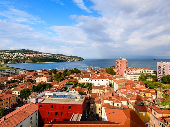 https://static.service-voyages.com/mobile/croisiere/images/fr/escales/escale,koper-koper_zoom,SI,KOP,39064.jpg