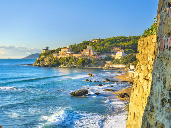 https://static.service-voyages.com/mobile/croisiere/images/fr/escales/escale,livourne-livourne_zoom,IT,LIV,67185.jpg