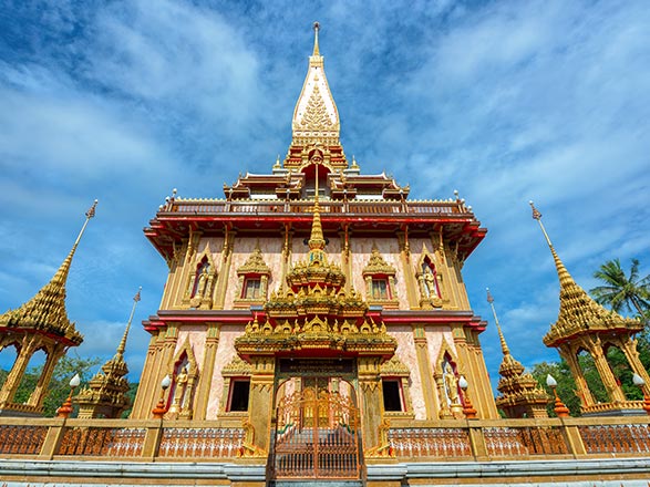 https://static.service-voyages.com/mobile/croisiere/images/fr/escales/escale,phuket-phuket_zoom,TH,HKT,40747.jpg