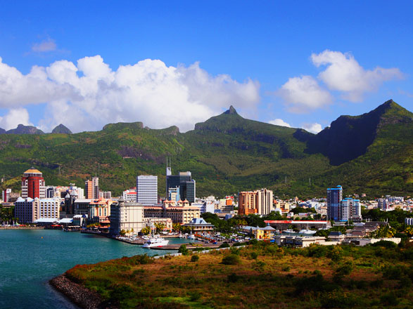 https://static.service-voyages.com/mobile/croisiere/images/fr/escales/escale,port louis-port louis_zoom,MU,PLU,32938.jpg