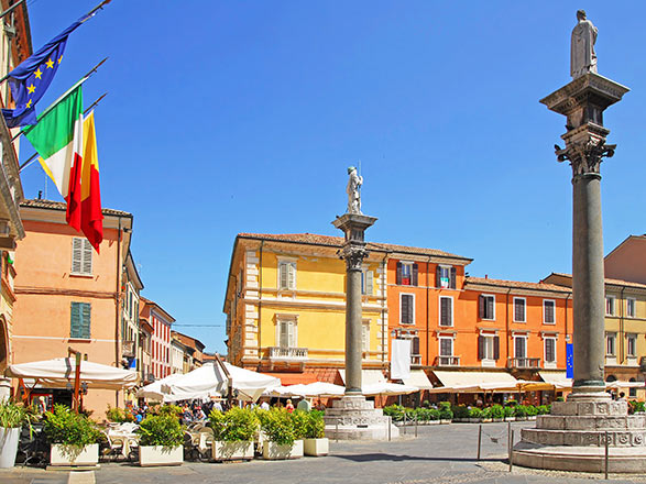 https://static.service-voyages.com/mobile/croisiere/images/fr/escales/escale,ravenne-ravenne_zoom,IT,RAN,32758.jpg