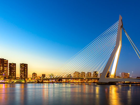 https://static.service-voyages.com/mobile/croisiere/images/fr/escales/escale,rotterdam-rotterdam_zoom,NL,RTM,38215.jpg