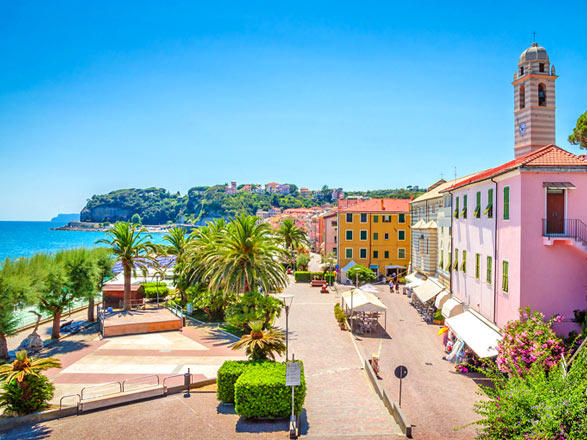 https://static.service-voyages.com/mobile/croisiere/images/fr/escales/escale,savone-savone_zoom,IT,SVN,544424.jpg