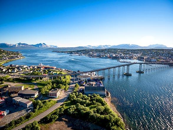 https://static.service-voyages.com/mobile/croisiere/images/fr/escales/escale,tromso-tromso_zoom,NO,TOS,528357.jpg