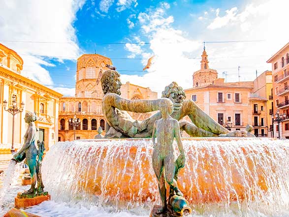 https://static.service-voyages.com/mobile/croisiere/images/fr/escales/escale,valence-valence_zoom,ES,VLC,529390.jpg