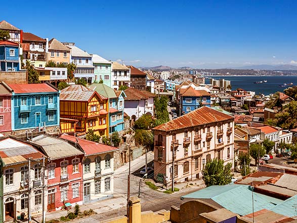 https://static.service-voyages.com/mobile/croisiere/images/fr/escales/escale,valparaiso-valparaiso_zoom,CL,VAP,37709.jpg