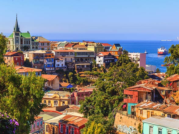 https://static.service-voyages.com/mobile/croisiere/images/fr/escales/escale,valparaiso-valparaiso_zoom,CL,VAP,37713.jpg