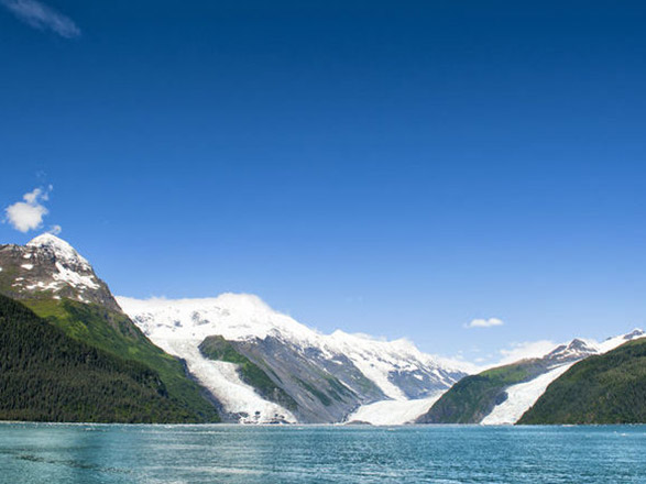 https://static.service-voyages.com/mobile/croisiere/images/fr/escales/escale,whittier-whittier_zoom,US,WQF,71180.jpg