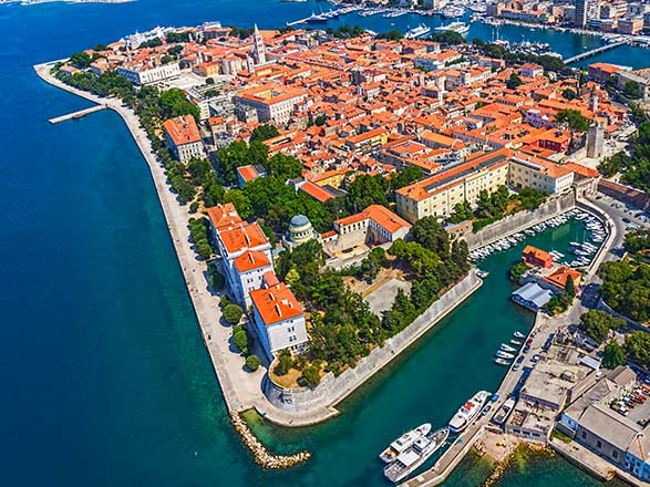https://static.service-voyages.com/mobile/croisiere/images/fr/escales/escale,zadar-zadar_zoom,HR,ZAD,37212.jpg