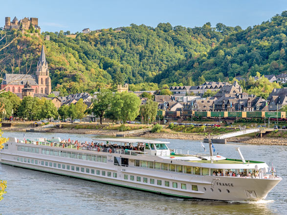 https://static.service-voyages.com/mobile/croisiere/images/fr/navires/navire,ms-france-(ou-similaire)_max,1218,545242.jpg