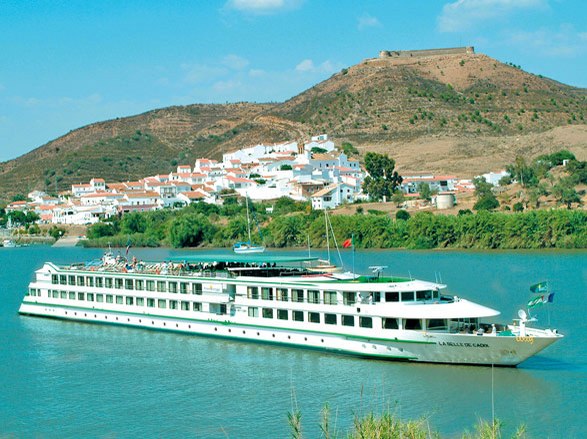 https://static.service-voyages.com/mobile/croisiere/images/fr/navires/navire,ms-la-belle-de-cadix_max,1253,33260.jpg