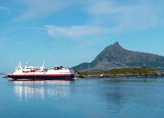 https://static.service-voyages.com/mobile/croisiere/images/fr/navires/navire,ms-vesteralen_max,1186,23282.jpg