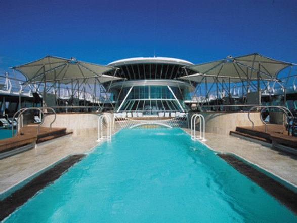 https://static.service-voyages.com/mobile/croisiere/images/fr/navires/navire,rhapsody-of-the-seas_max,1152,27578.jpg